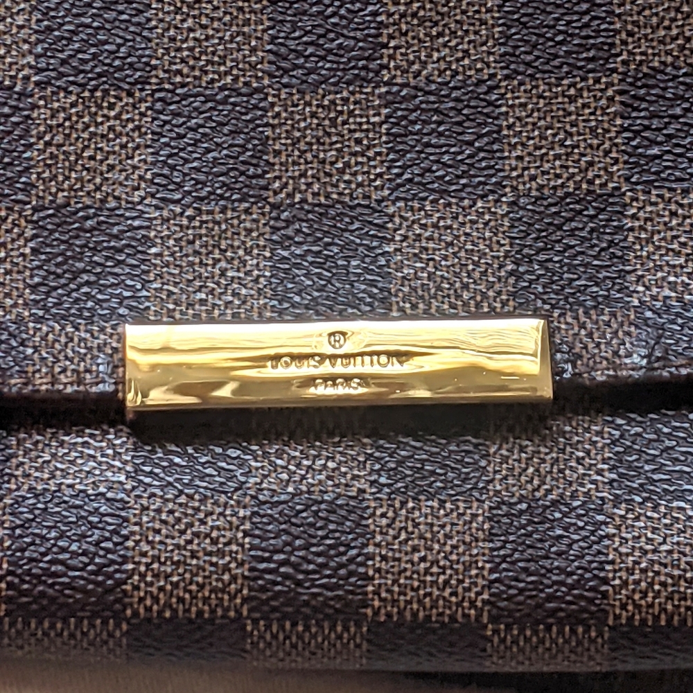 Louis Vuitton Favorite PM Damier Ebene Crossbody - Picture 3 of 16